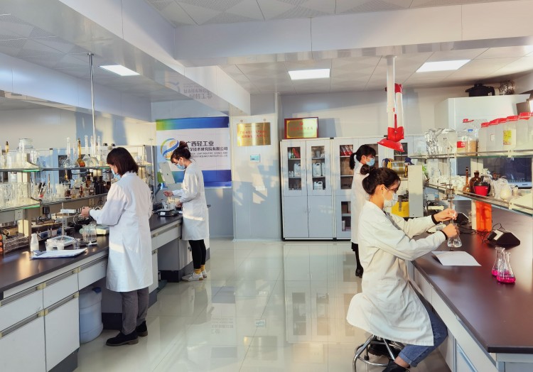 轻工院实验室全景图(1)_副本.jpg 轻工院实验室全景图(1)_副本.jpg